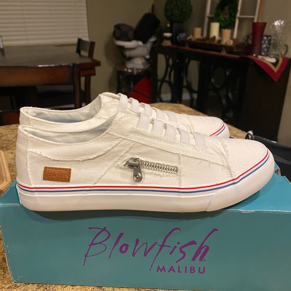 Blowfish Size 8.5 New